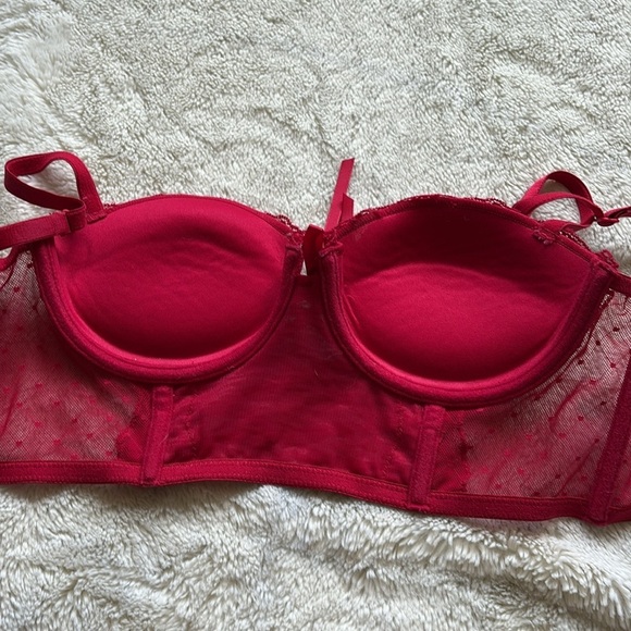 H&M Red Lace Balconette Bra – Size 34A | Pre-Loved | Feminine & Flirty - Picture 5 of 5
